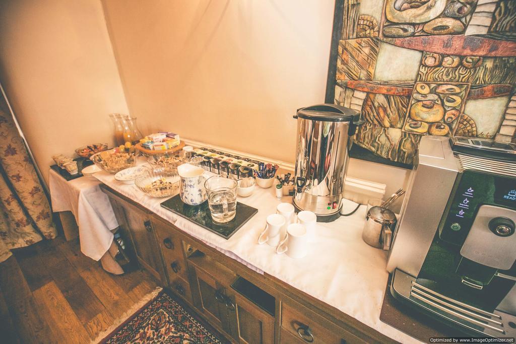 Weycroft Mill House Bed And Breakfast แอ็กซ์มินสเตอร์ ภายนอก รูปภาพ