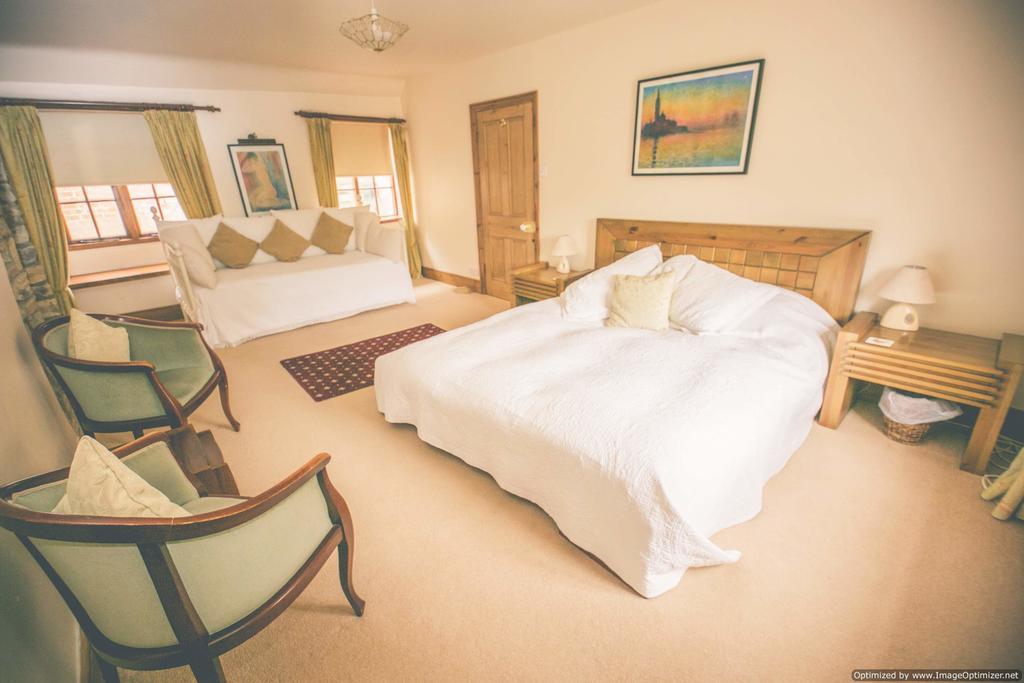Weycroft Mill House Bed And Breakfast แอ็กซ์มินสเตอร์ ห้อง รูปภาพ
