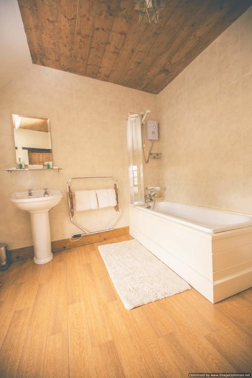 Weycroft Mill House Bed And Breakfast แอ็กซ์มินสเตอร์ ห้อง รูปภาพ
