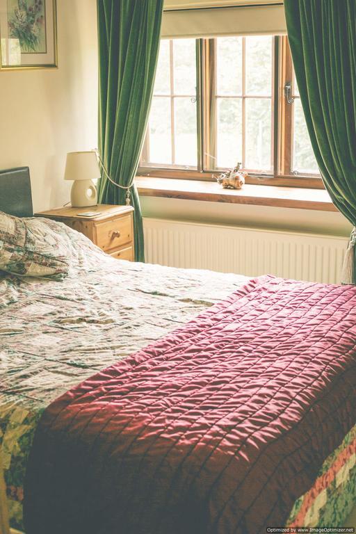 Weycroft Mill House Bed And Breakfast แอ็กซ์มินสเตอร์ ห้อง รูปภาพ
